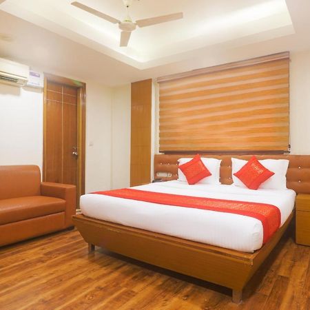 Hotel Sizzling Starr New Delhi Bagian luar foto