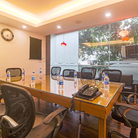 Hotel Sizzling Starr New Delhi Bagian luar foto