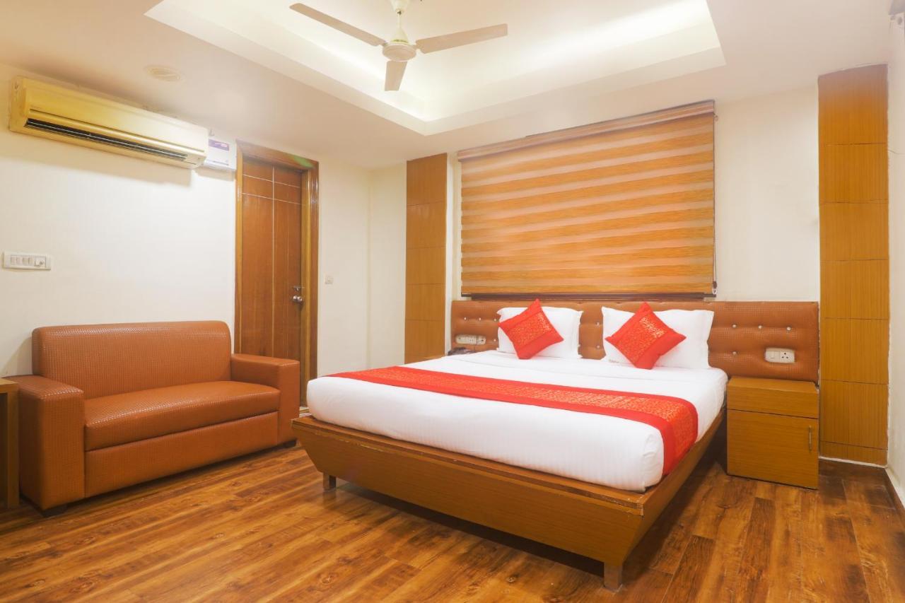 Hotel Sizzling Starr New Delhi Bagian luar foto