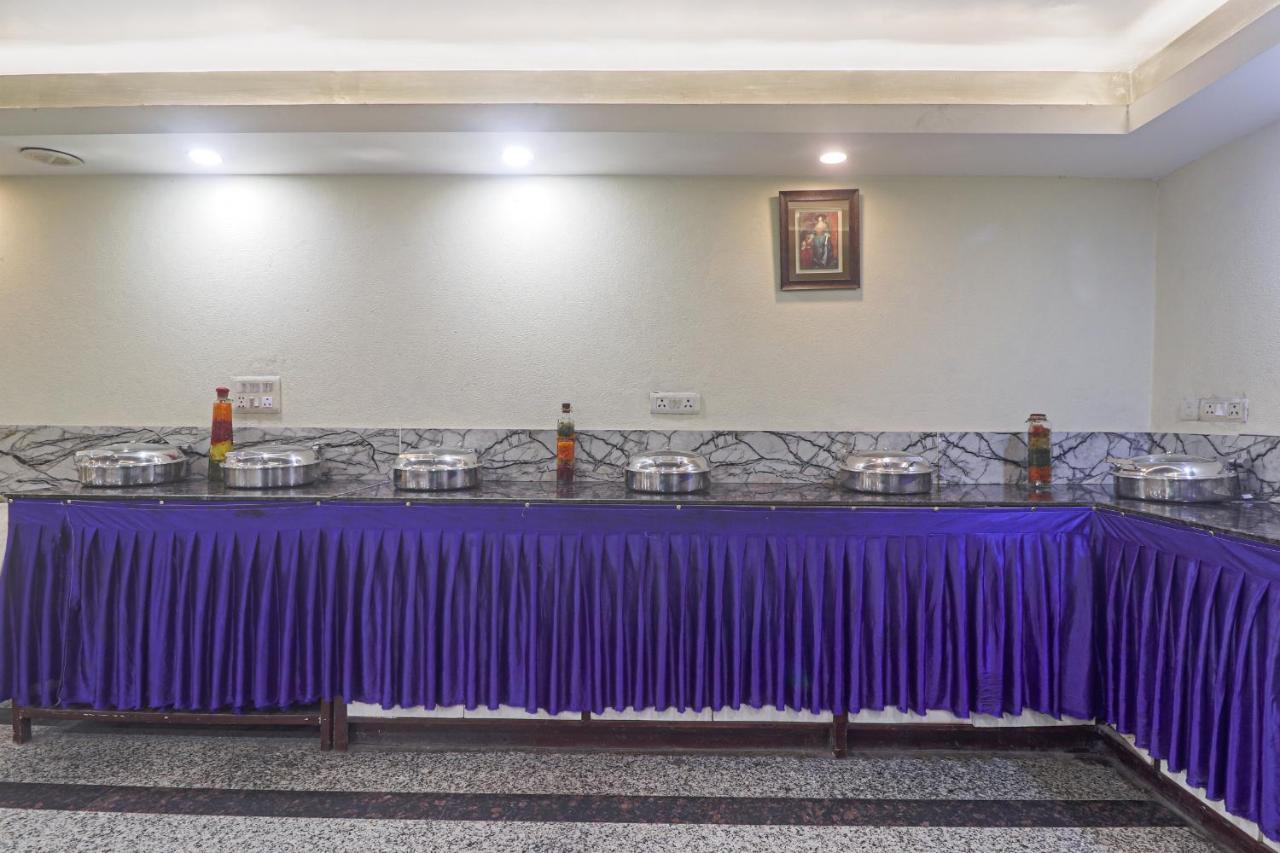 Hotel Sizzling Starr New Delhi Bagian luar foto