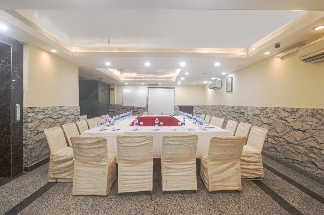 Hotel Sizzling Starr New Delhi Bagian luar foto