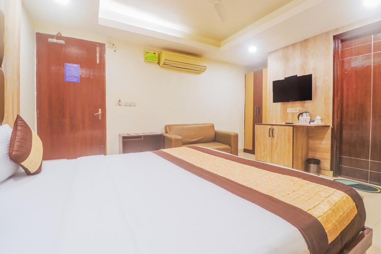 Hotel Sizzling Starr New Delhi Bagian luar foto