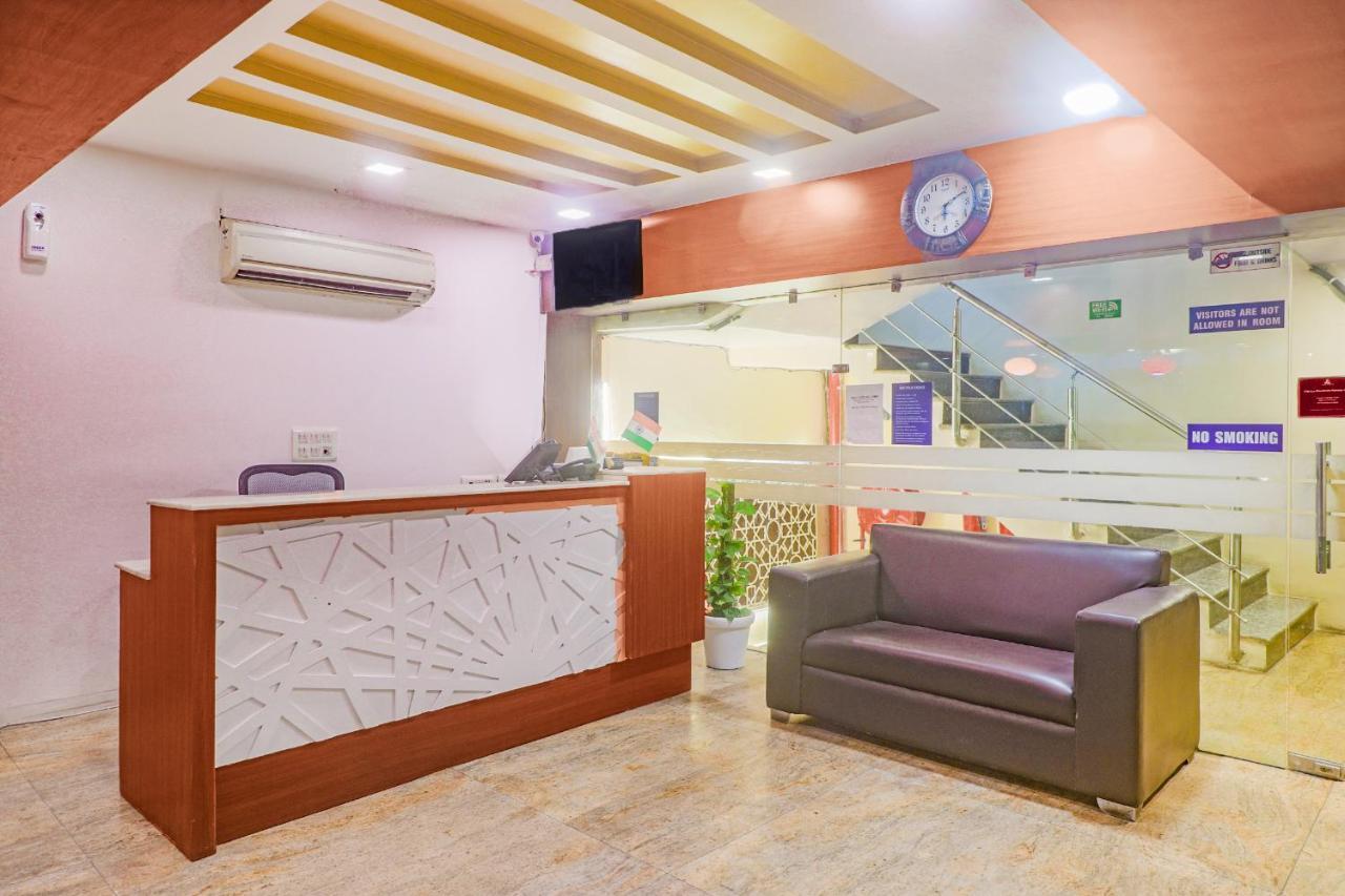 Hotel Sizzling Starr New Delhi Bagian luar foto