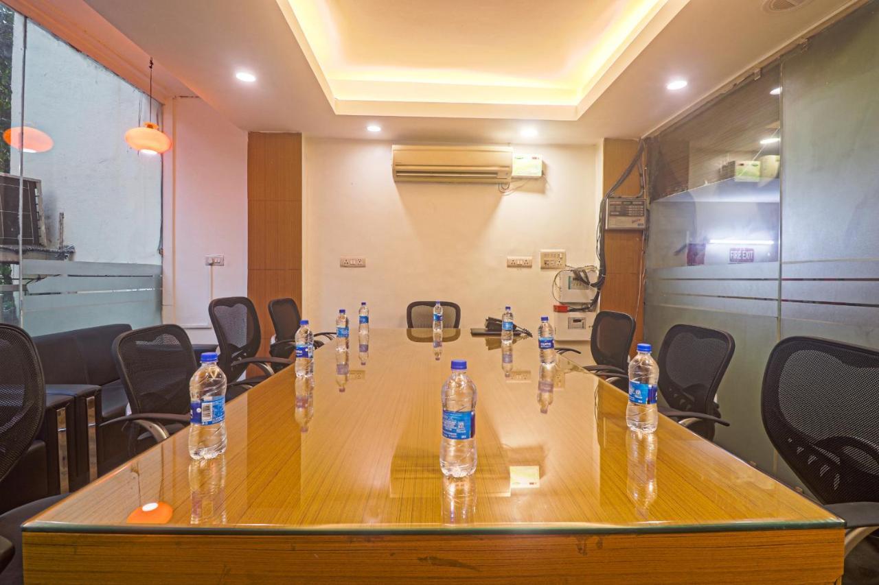 Hotel Sizzling Starr New Delhi Bagian luar foto